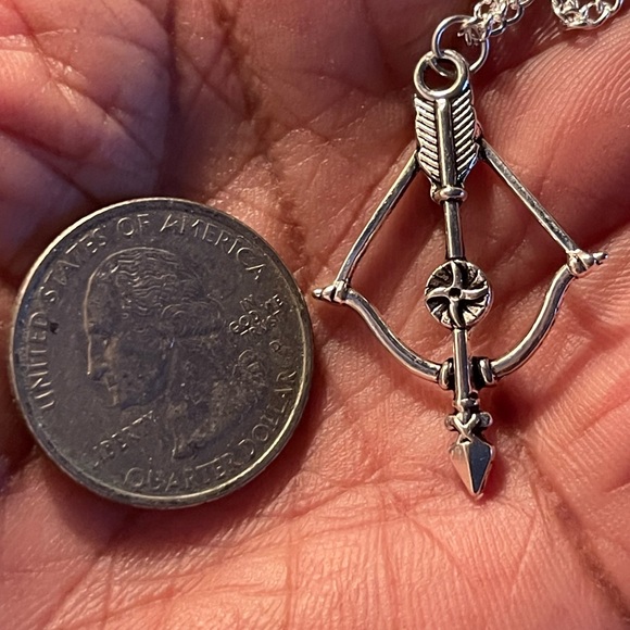 Pendant Chain Necklace (Bow & Arrow) - Picture 5 of 5